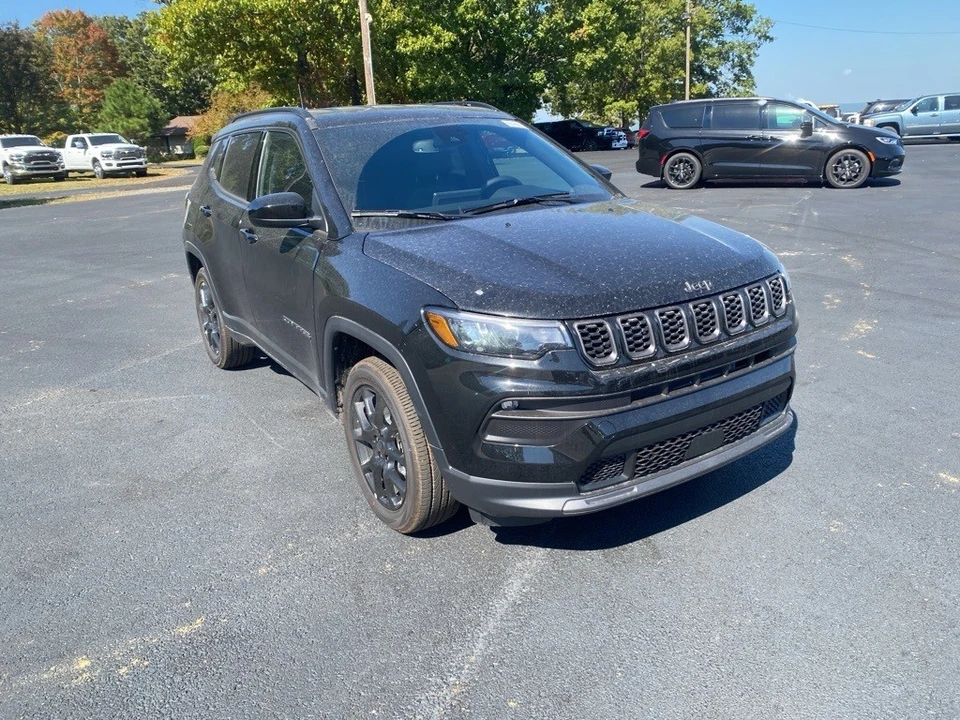 2026 Jeep Compass - Image 3 of 12