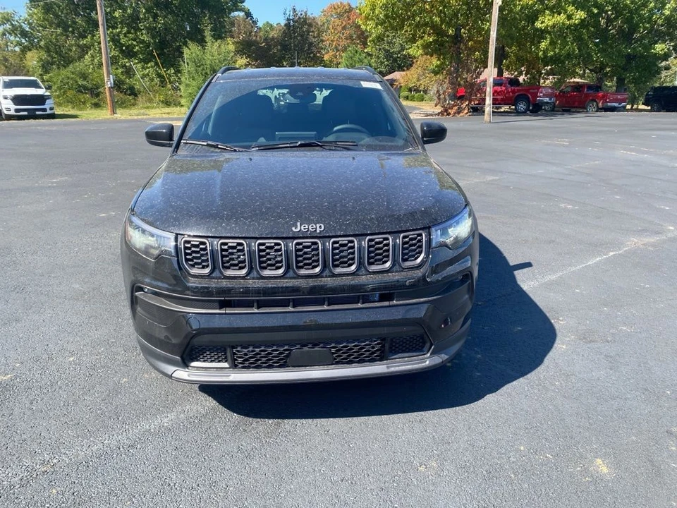 2026 Jeep Compass - Image 2 of 12