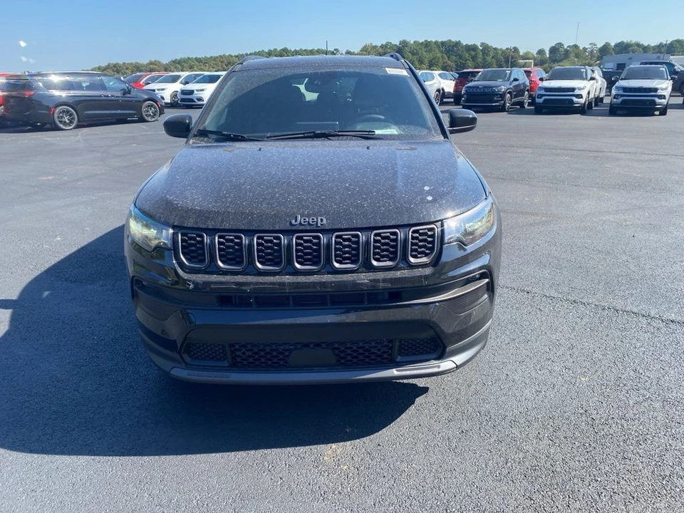 2026 Jeep Compass - Image 2 of 12