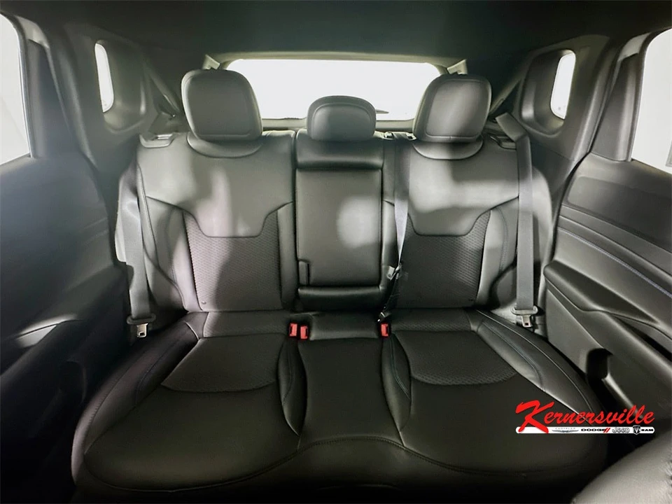 2026 Jeep Compass - Image 10 of 21