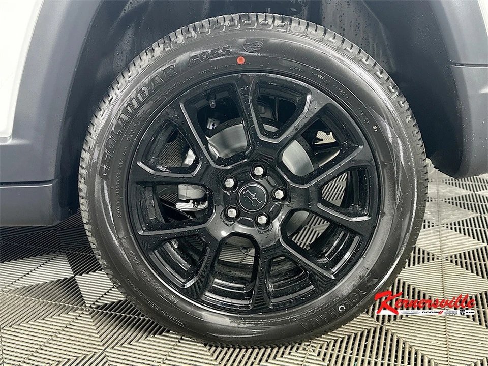 2026 Jeep Compass - Image 17 of 21
