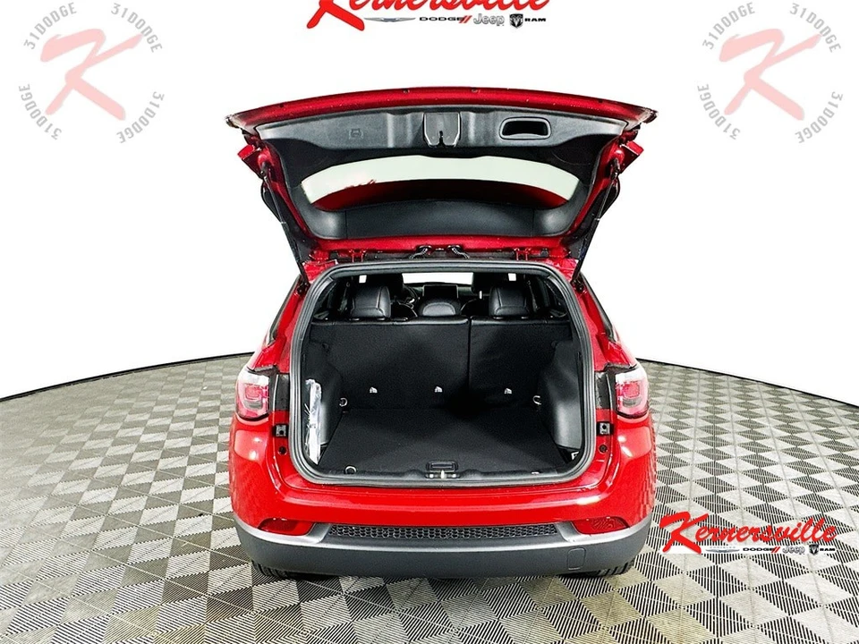 2026 Jeep Compass - Image 16 of 21