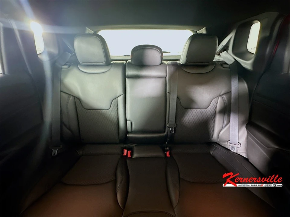 2026 Jeep Compass - Image 10 of 21