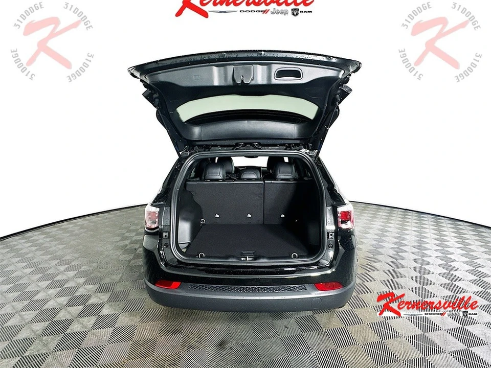 2026 Jeep Compass - Image 9 of 21
