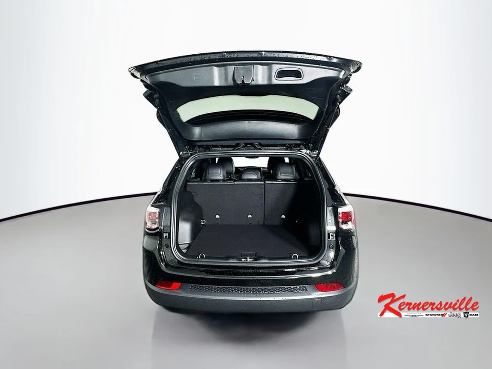 2026 Jeep Compass - Image 9 of 12
