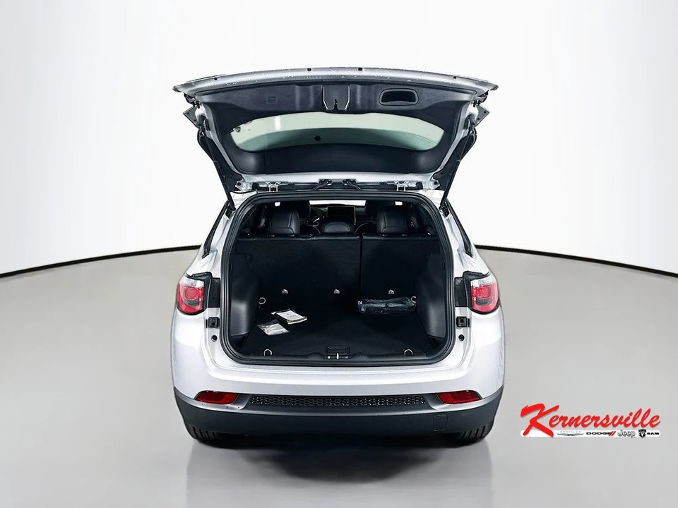 2026 Jeep Compass - Image 16 of 21