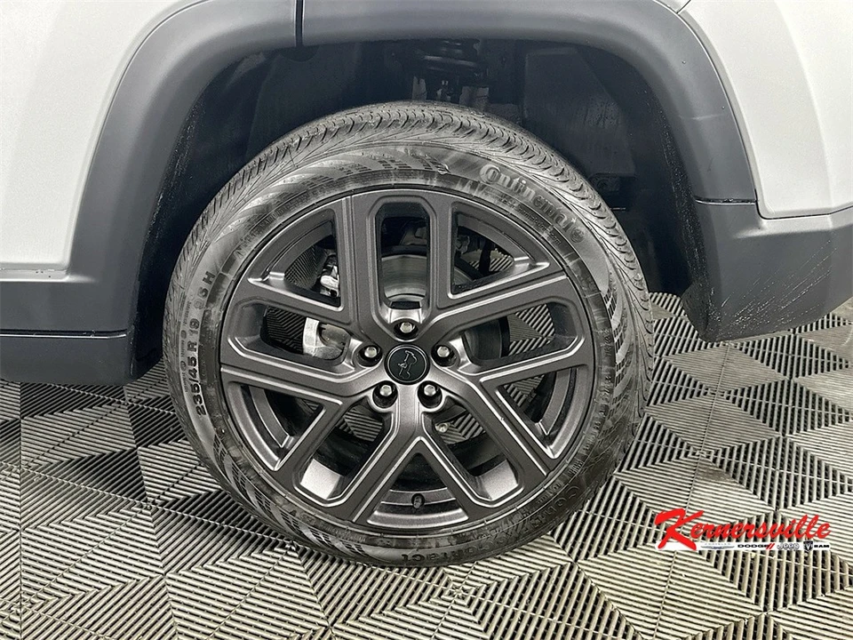 2026 Jeep Compass - Image 17 of 21