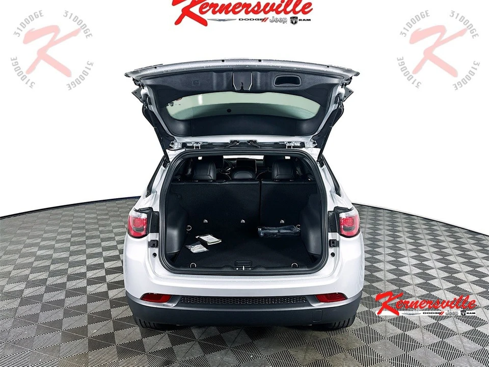 2026 Jeep Compass - Image 16 of 21