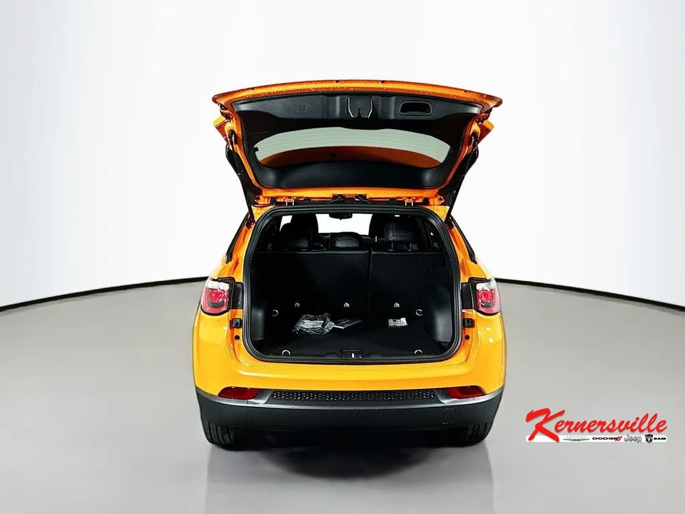 2026 Jeep Compass - Image 16 of 21