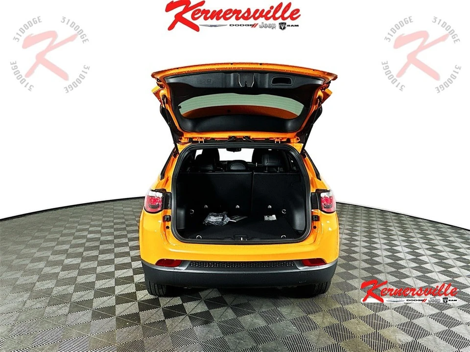 2026 Jeep Compass - Image 16 of 21