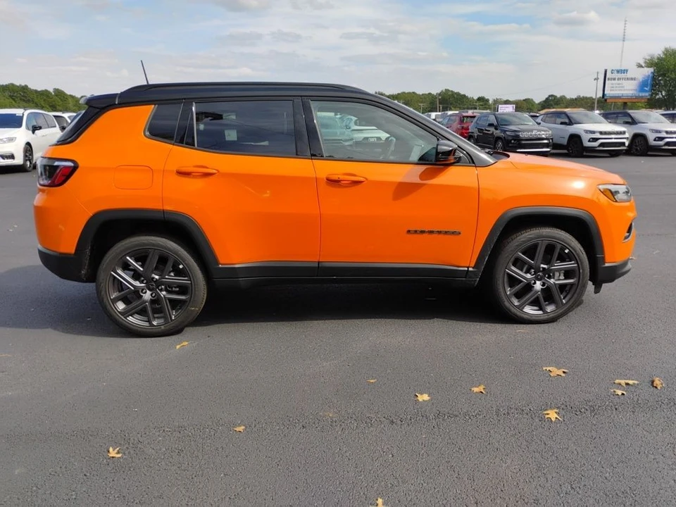 2026 Jeep Compass - Image 4 of 12