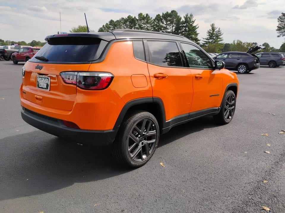 2026 Jeep Compass - Image 5 of 12