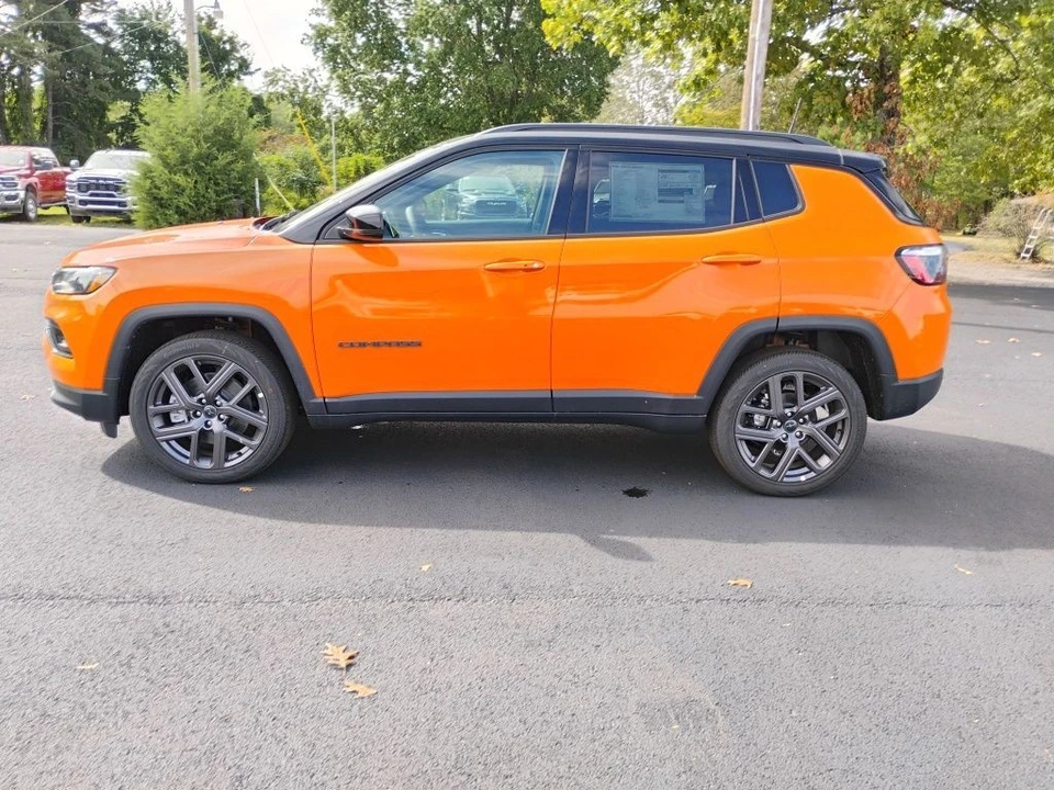 2026 Jeep Compass - Image 8 of 12