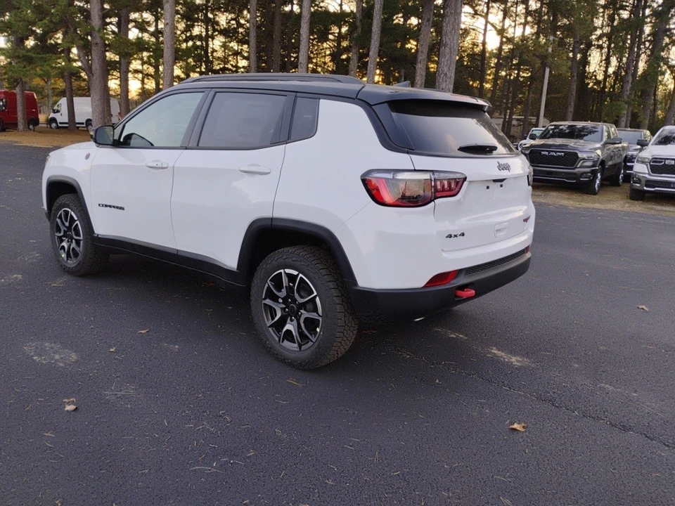 2026 Jeep Compass - Image 7 of 12