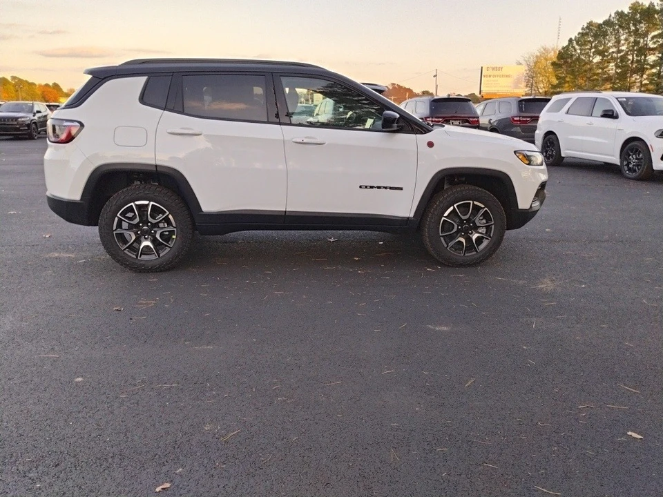 2026 Jeep Compass - Image 4 of 12