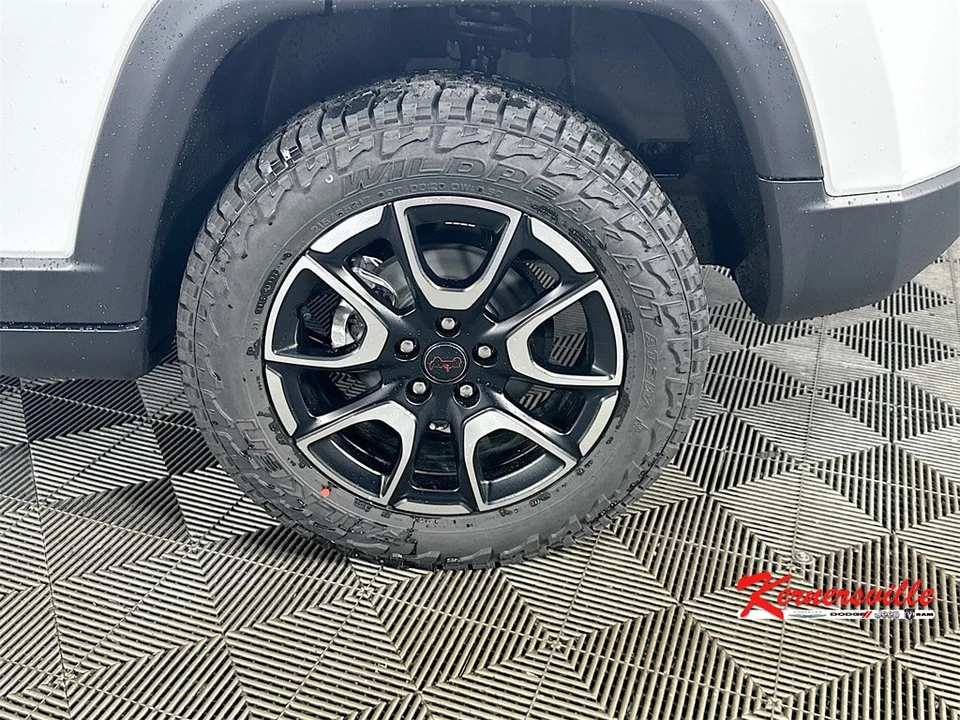 2026 Jeep Compass - Image 17 of 21