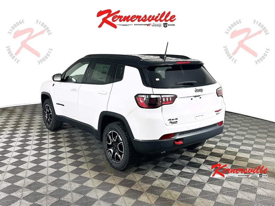 2026 Jeep Compass - Image 5 of 21