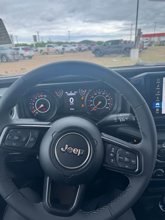 2026 Jeep JT Gladiator - Image 9 of 10