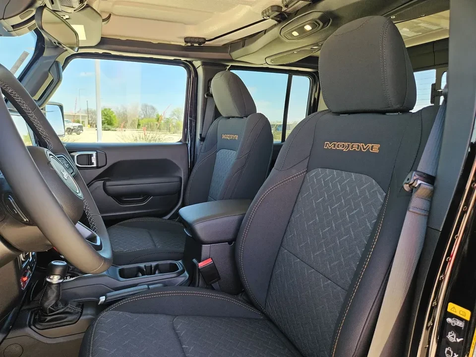 2026 Jeep JT Gladiator - Image 11 of 19
