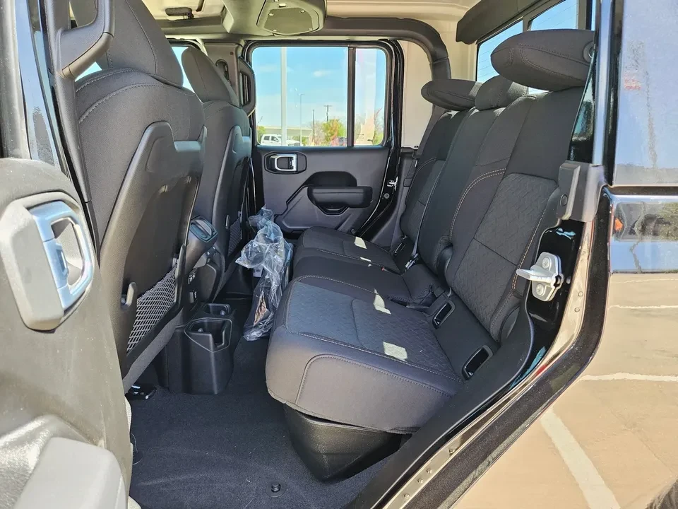 2026 Jeep JT Gladiator - Image 12 of 19
