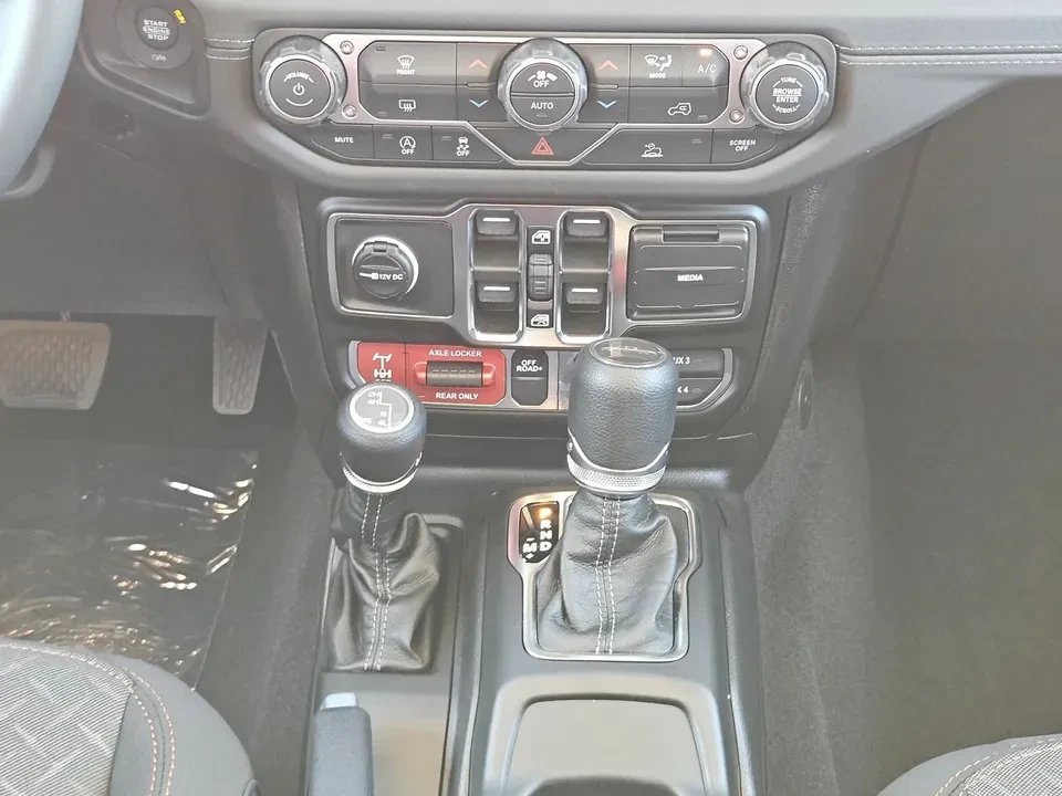 2026 Jeep JT Gladiator - Image 16 of 19