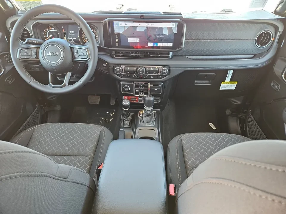 2026 Jeep JT Gladiator - Image 14 of 19