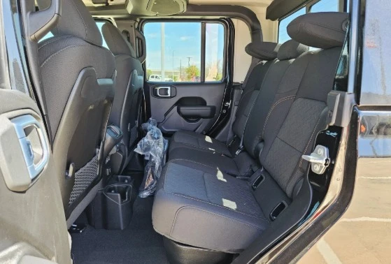 2026 Jeep JT Gladiator - Image 11 of 12