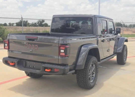 2026 Jeep JT Gladiator - Image 4 of 11
