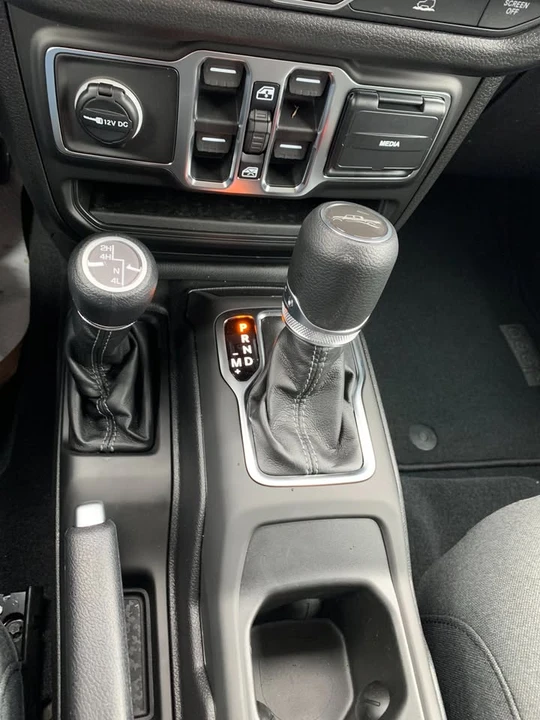 2026 Jeep JT Gladiator - Image 10 of 16