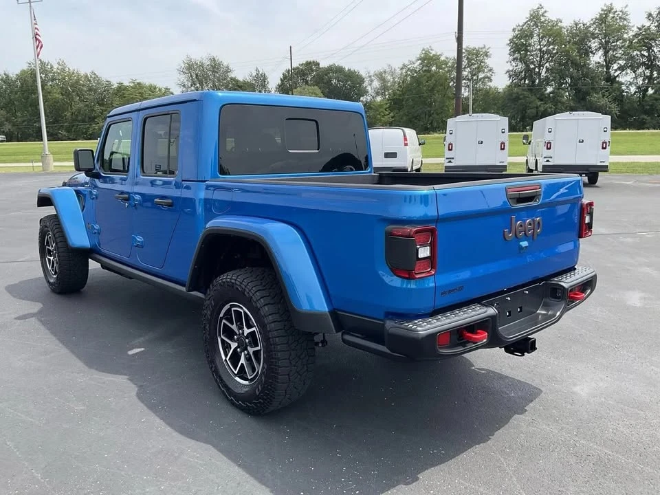 2026 Jeep JT Gladiator - Image 8 of 10