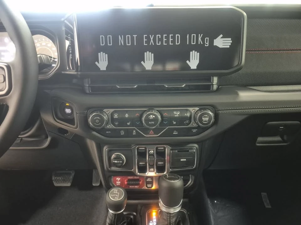 2026 Jeep JT Gladiator - Image 17 of 19