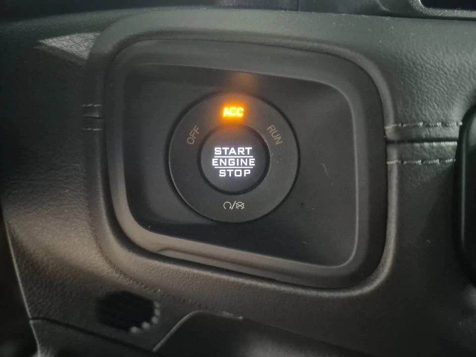 2026 Jeep JT Gladiator - Image 15 of 19