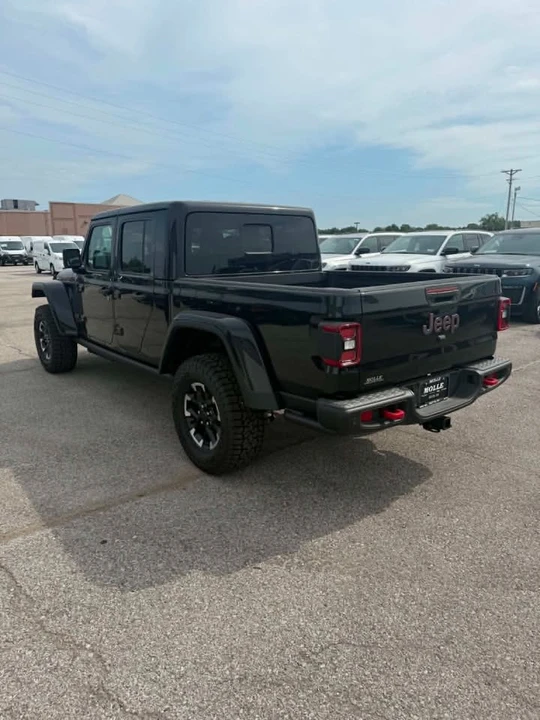 2026 Jeep JT Gladiator - Image 7 of 17