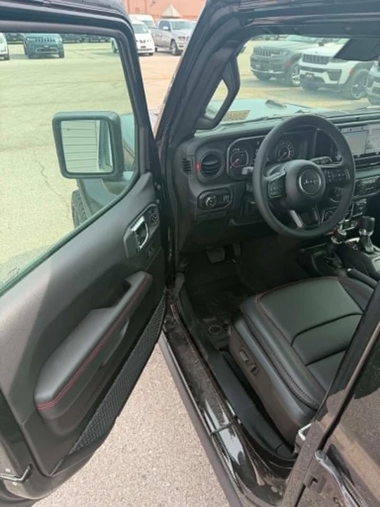 2026 Jeep JT Gladiator - Image 8 of 17