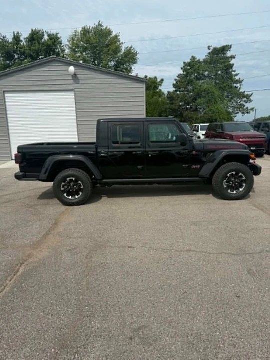 2026 Jeep JT Gladiator - Image 4 of 17