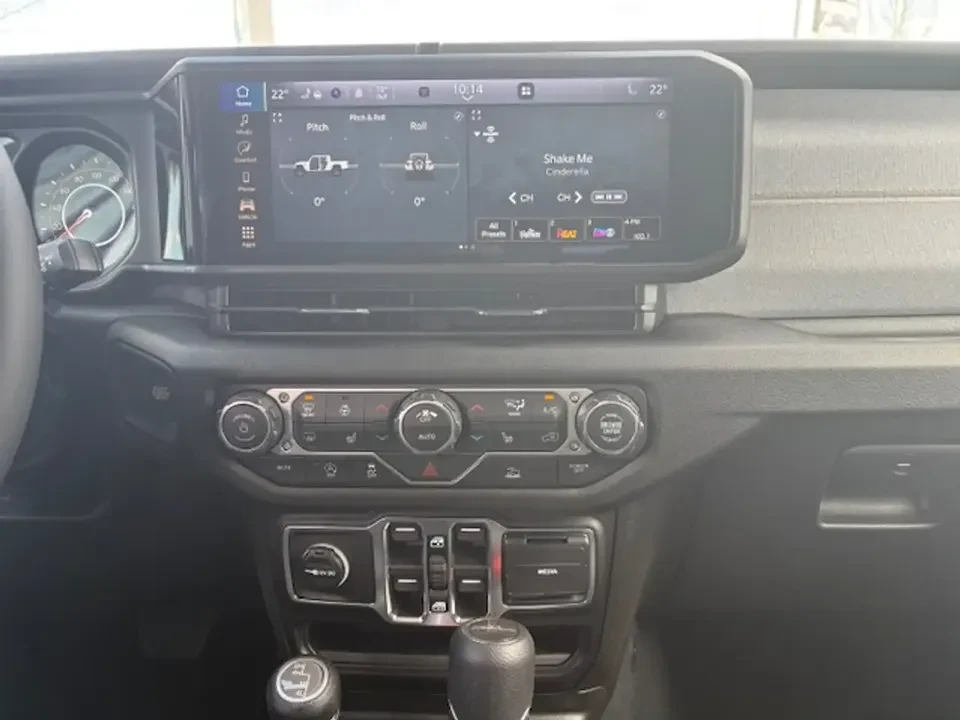 2026 Jeep JT Gladiator - Image 14 of 19