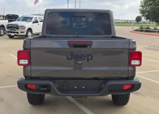 2026 Jeep JT Gladiator - Image 5 of 12