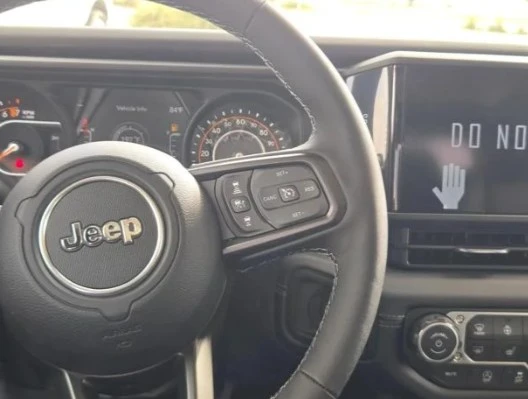 2026 Jeep JT Gladiator - Image 9 of 12