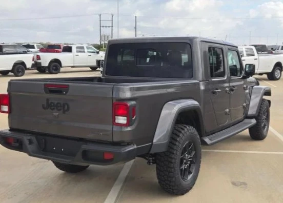 2026 Jeep JT Gladiator - Image 4 of 12