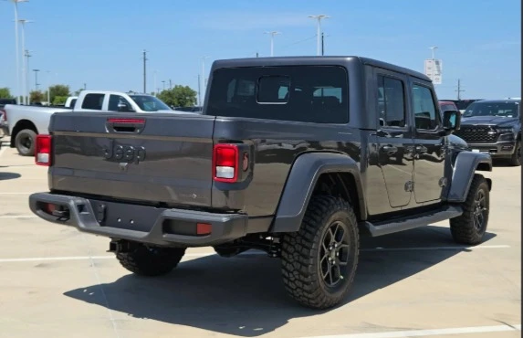 2026 Jeep JT Gladiator - Image 9 of 12