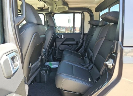 2026 Jeep JT Gladiator - Image 11 of 12
