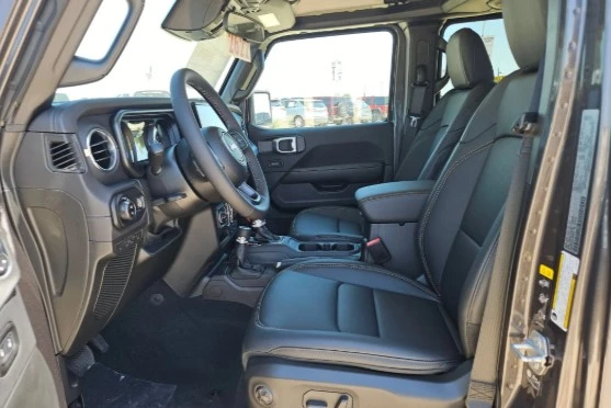 2026 Jeep JT Gladiator - Image 10 of 12