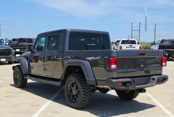 2026 Jeep JT Gladiator - Image 7 of 12