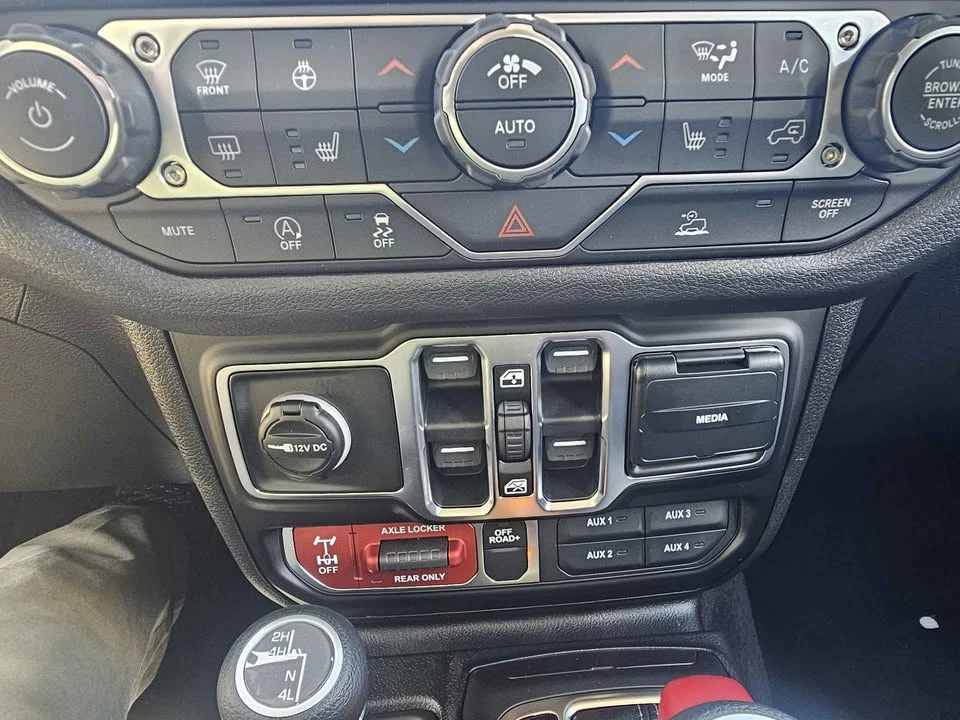 2026 Jeep JT Gladiator - Image 16 of 21