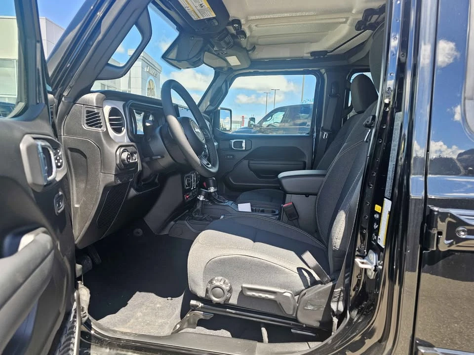 2026 Jeep JT Gladiator - Image 13 of 21