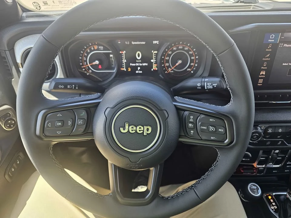 2026 Jeep JT Gladiator - Image 15 of 21