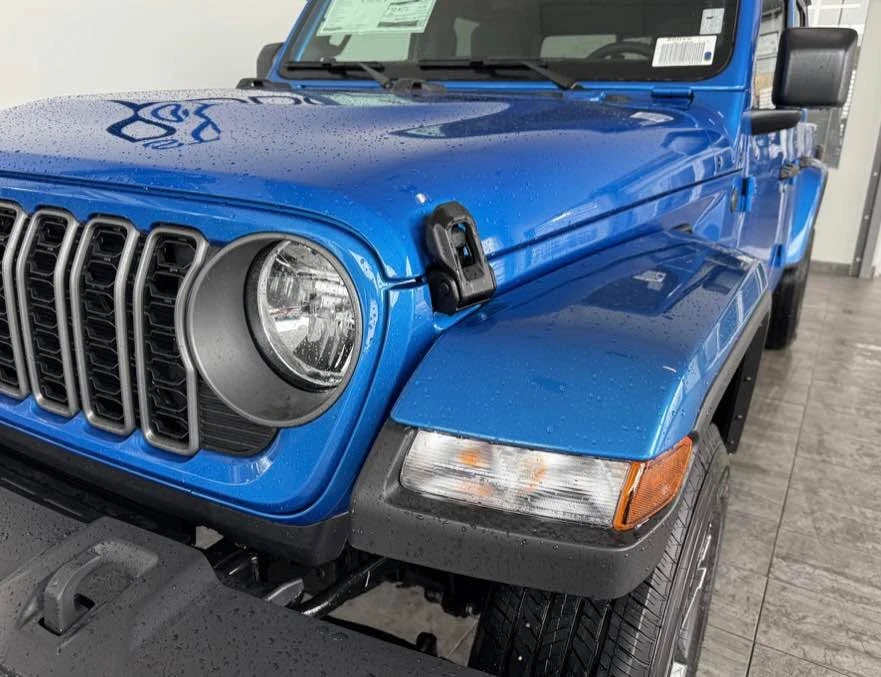 2026 Jeep JT Gladiator - Image 12 of 20
