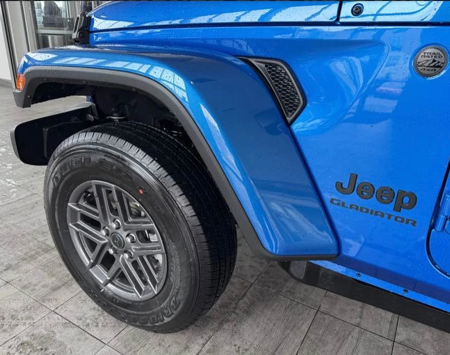 2026 Jeep JT Gladiator - Image 11 of 20