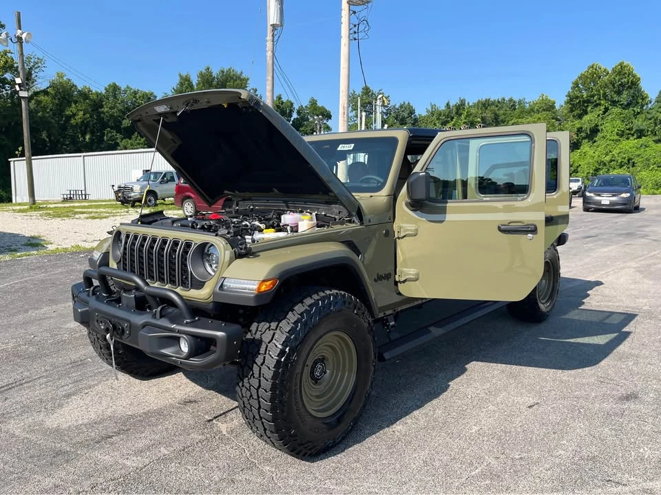 2026 Jeep JT Gladiator - Image 10 of 10