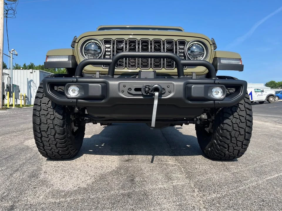 2026 Jeep JT Gladiator - Image 9 of 10